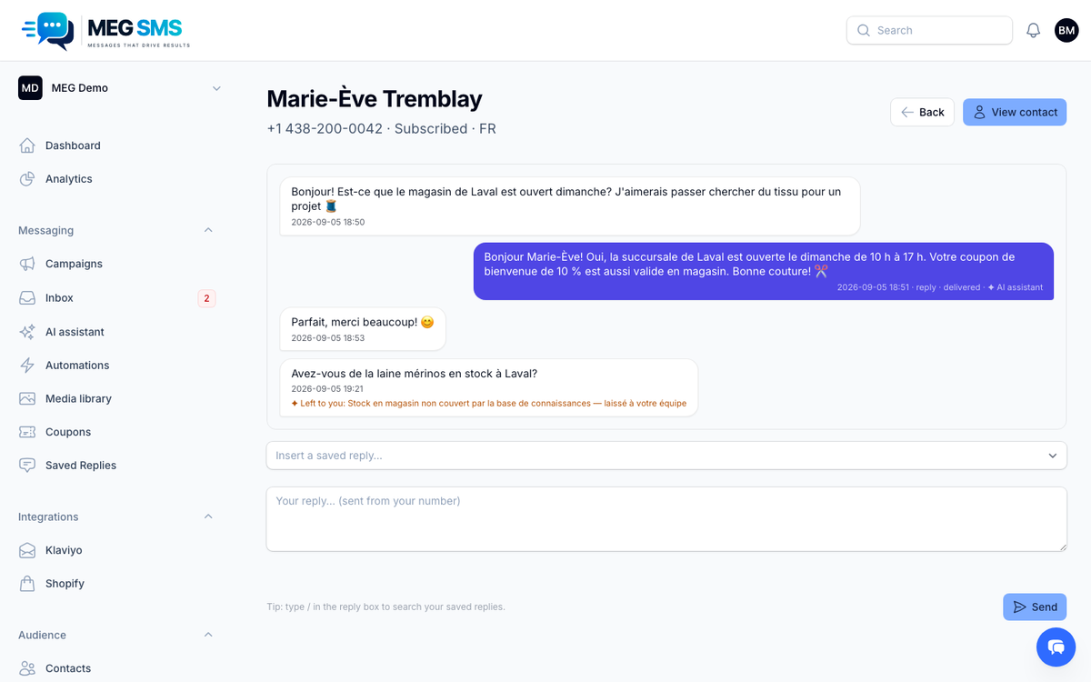 A MEG SMS inbox conversation: the AI assistant answers a customer’s question about store hours in French, and a later question outside the knowledge base is left to the team with a note.